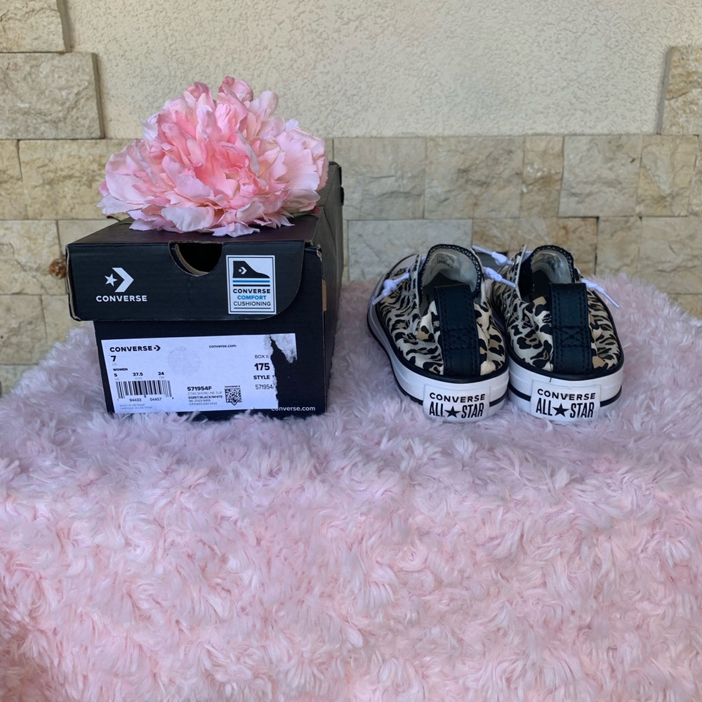 Leopard/cheetah print converse! Brand new never worn! Comfort cushion! - Picture 3 of 5